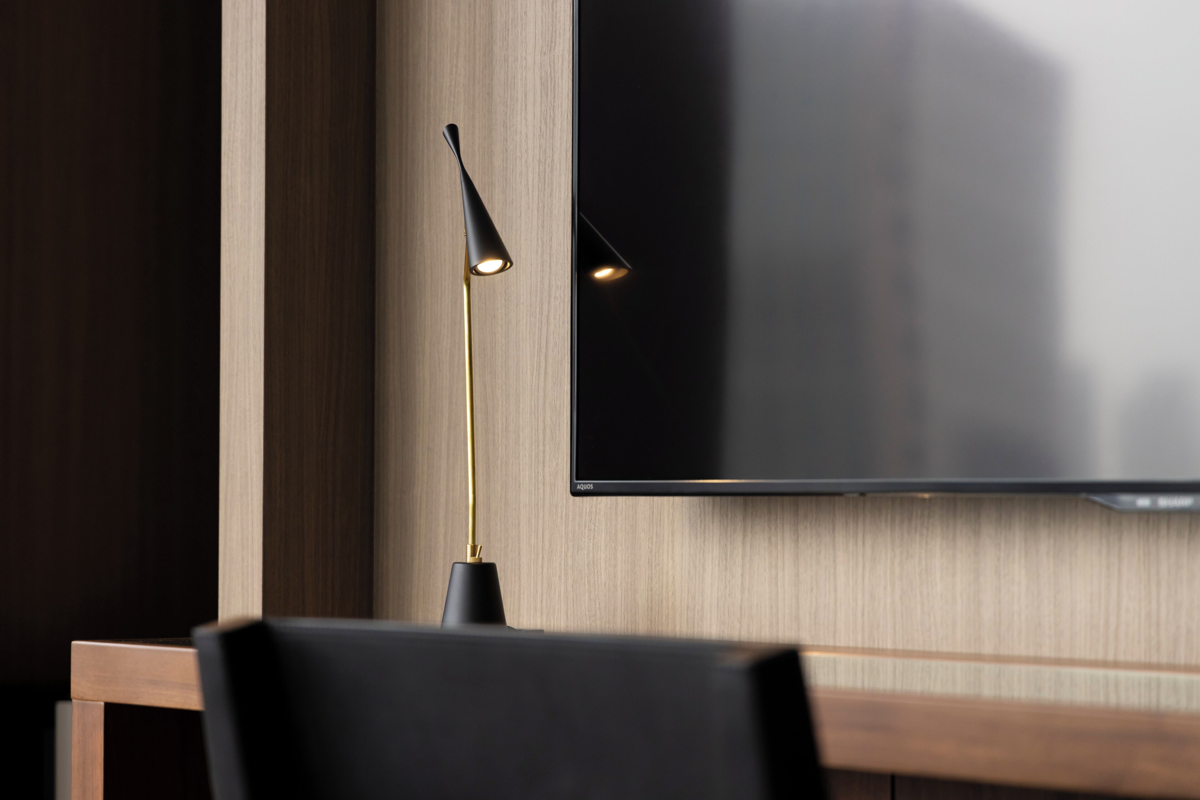 suite, non smoking (65 square meters, inter gate) | 1 bedroom, down duvets, in-room safe, desk