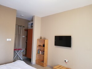 1 bedroom, iron/ironing board, bed sheets
