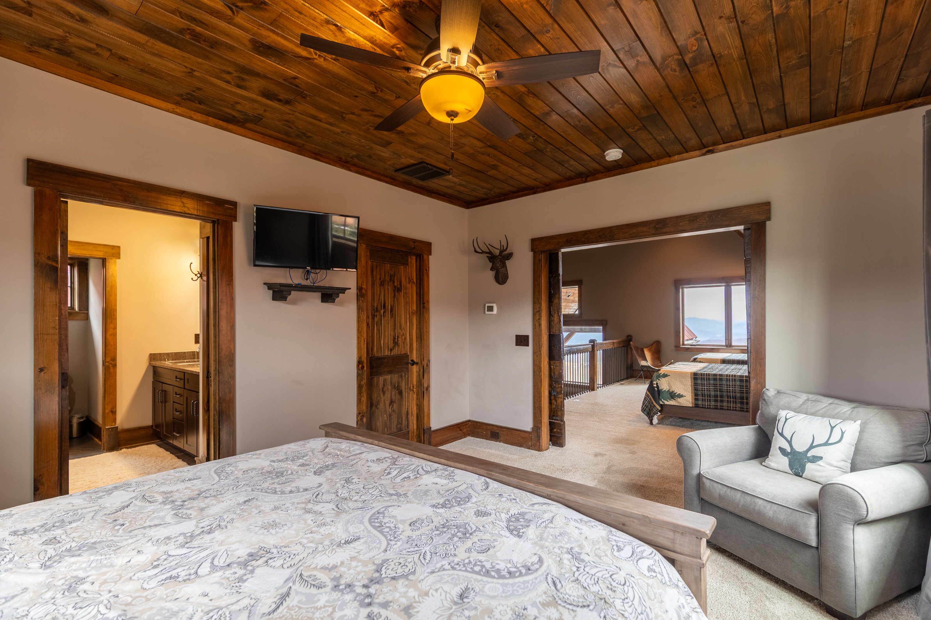 2 bedrooms, WiFi (free), bed sheets