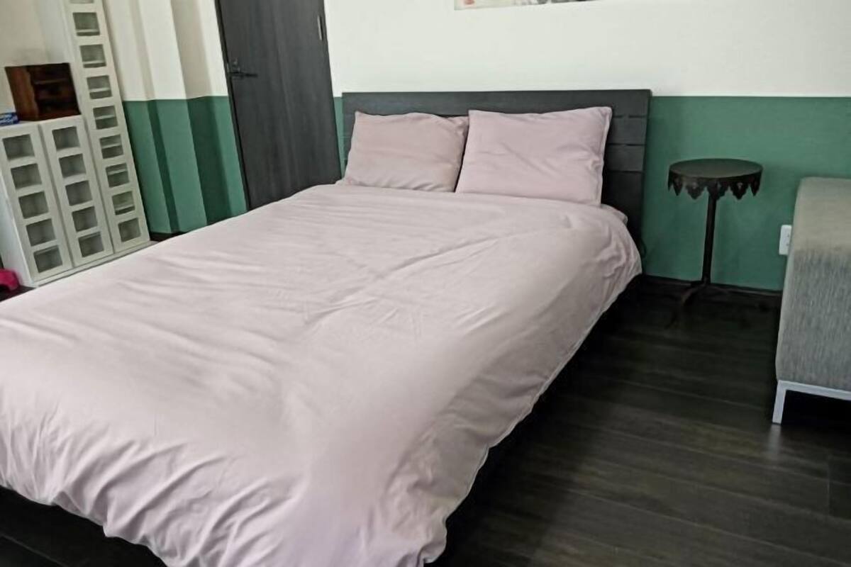 Wifi gratis y ropa de cama