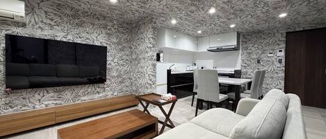 Super Suite, Non Smoking | Living area
