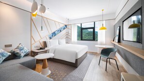 1 Schlafzimmer, Zimmersafe, Schreibtisch, schallisolierte Zimmer