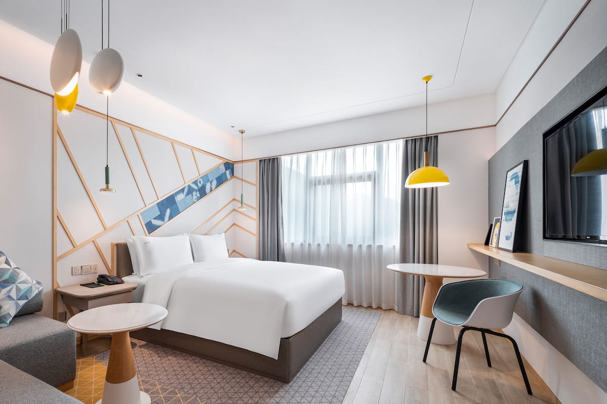 Standard Room, 1 King Bed