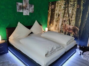Double Room | Free WiFi, bed sheets