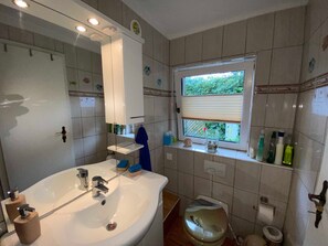 Haartrockner, Seife, Toilettenpapier