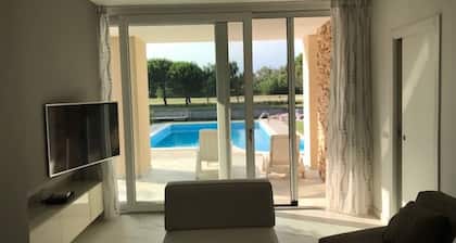 Hermosa villa moderna en Albarella por Beahost
