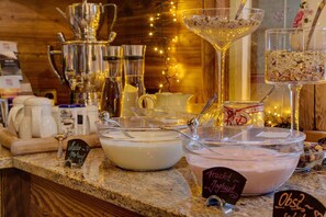 包含每日自助早餐