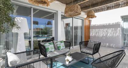 Villa La Paloma – Villa moderna con piscina privada, ¡a solo 350 m del mar!