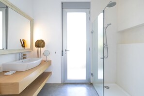Towels - Villa La Paloma – Villa moderna con piscina privada, ¡a solo 350 m del mar! (Campello)
