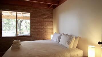 2 bedrooms, Internet, bed sheets