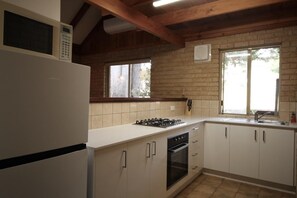 Microondas y placa de cocina