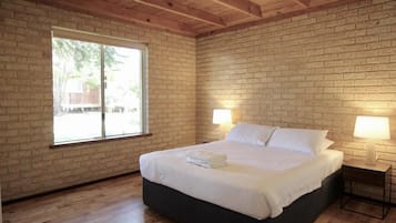 2 bedrooms, Internet, bed sheets