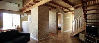 Riverscape Cottage No.6 - Riverscape - unit 6 with views over the Blackwood River and cosy fire place