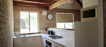 Riverscape Cottage No.7 - Riverscape - unit 7 with views over the Blackwood River