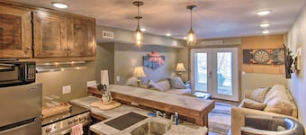 Deck, Lake Views! Group Getaway in Osage Beach