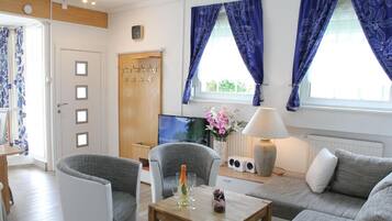 Fernseher, DVD-Player, Stereoanlage