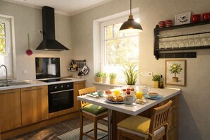 Réfrigérateur, micro-ondes, four, lave-vaisselle