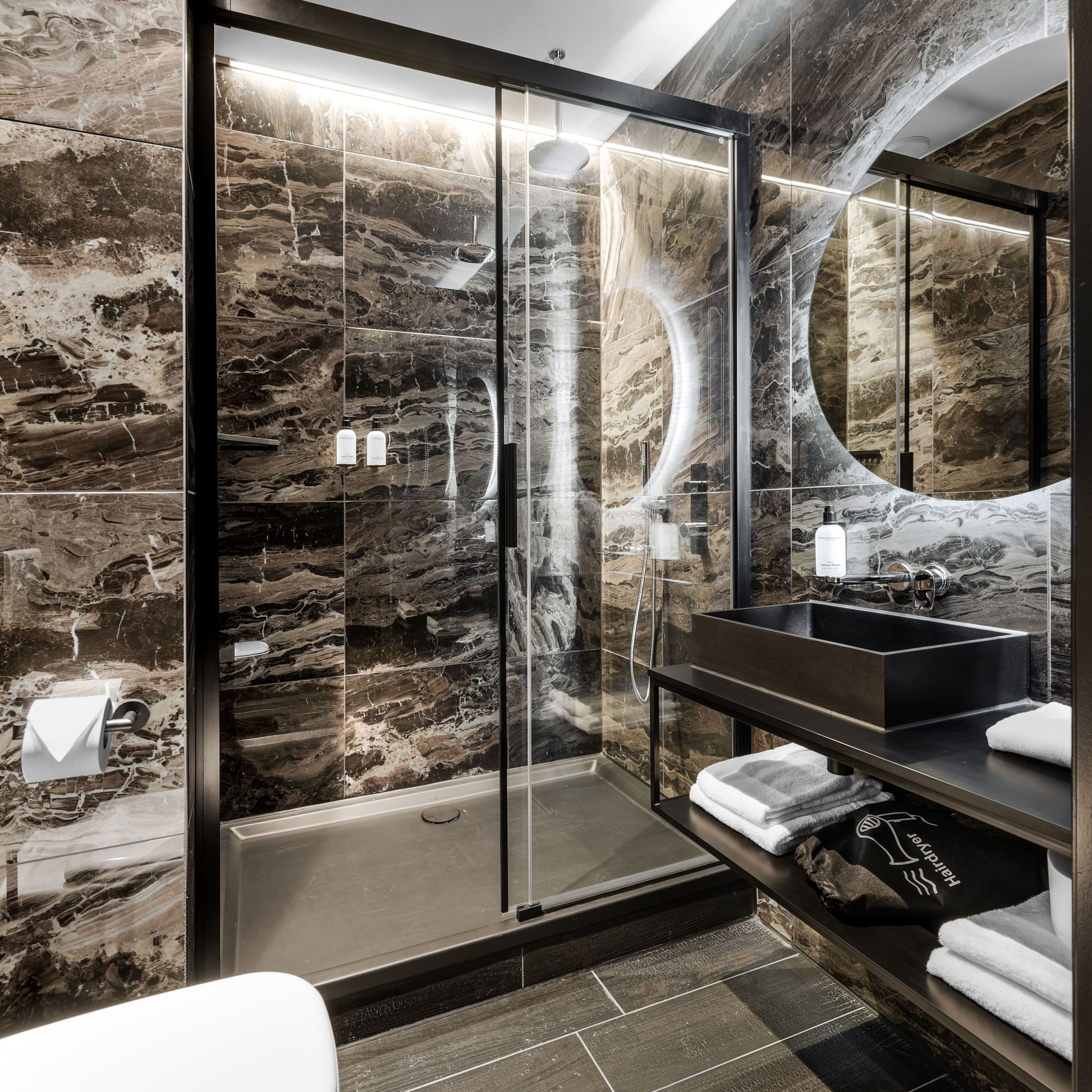 shower, free toiletries, hair dryer, towels