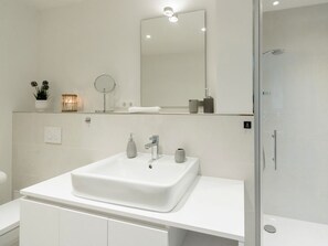 Shower, hair dryer - Hafenspitze App. 16 Pier 2.16 (Wismar)