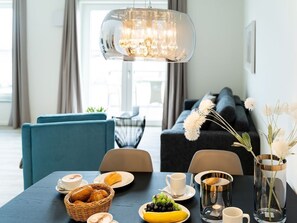 Unclassified image, 3 of 21, button