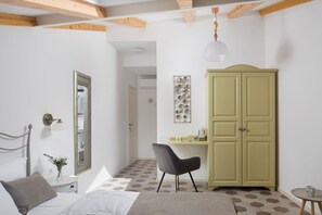 1 dormitori, planxa i posts de planxar, wifi i roba de llit 