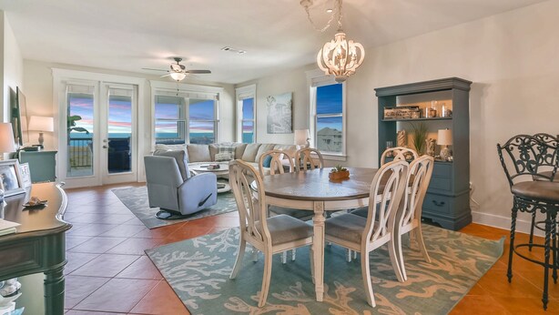 Dining - Top Floor Views! Unbeatable sunsets over the bay! (Galveston)