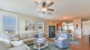 TV - Top Floor Views! Unbeatable sunsets over the bay! (Galveston)