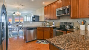 Coffee/tea maker, fridge, microwave, oven - Top Floor Views! Unbeatable sunsets over the bay! (Galveston)