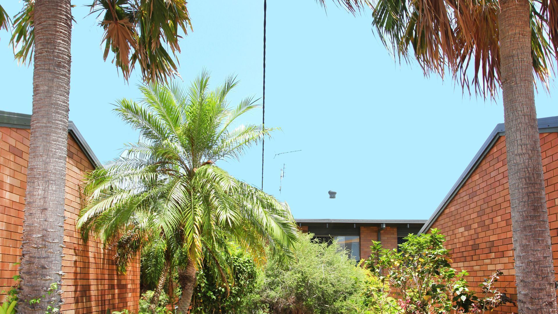 Courtney Cove 1 - Comfortable Two Bedroom Apartment on Mooloolaba Canal! — image 16