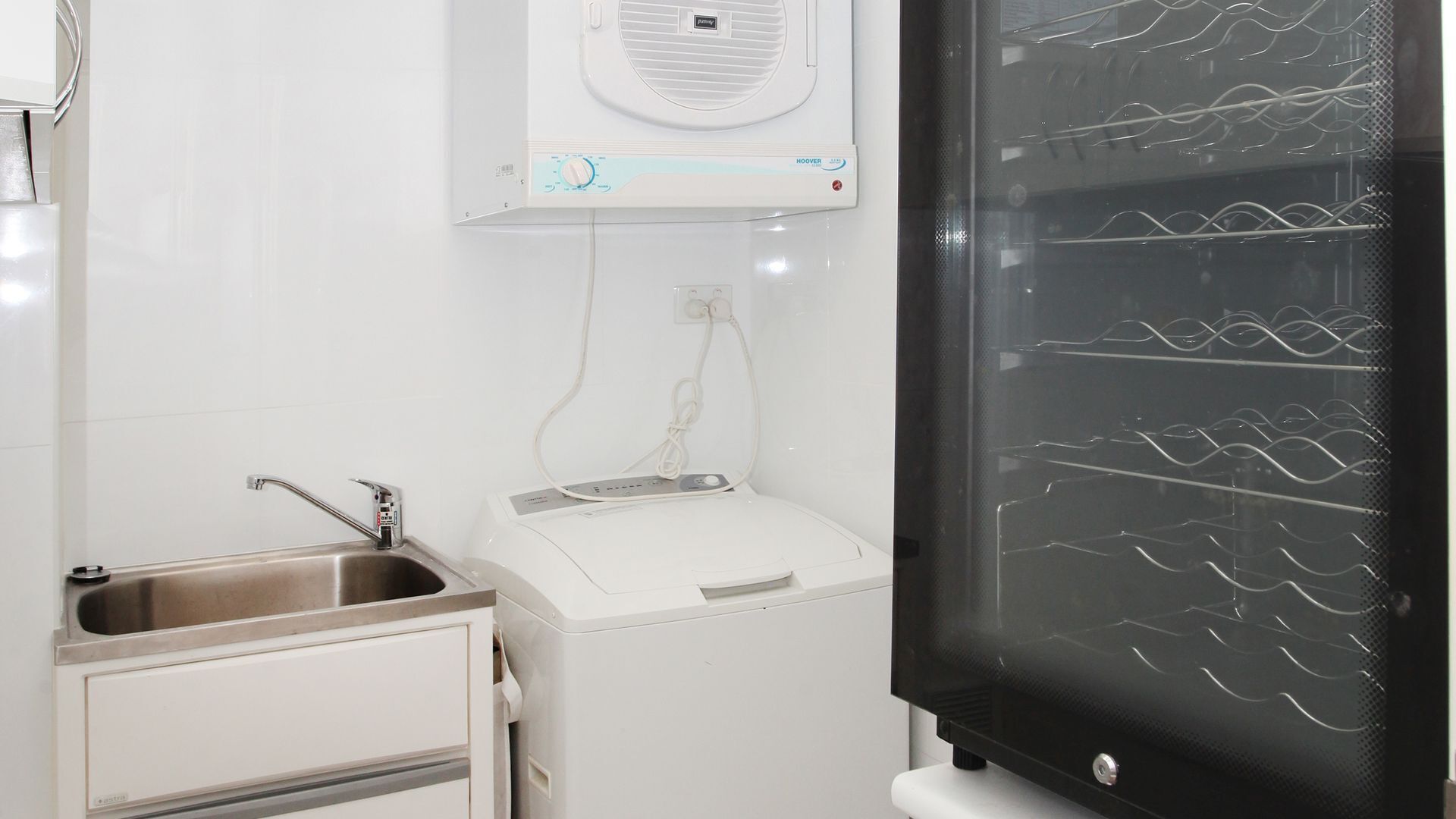 Courtney Cove 1 - Comfortable Two Bedroom Apartment on Mooloolaba Canal! — image 14