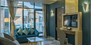 奢华木屋 | 起居区 | 电视、桌上足球