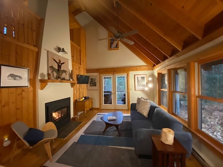 TV, fireplace. Sumac Chalet @ Brickyard Creek, Bayfield