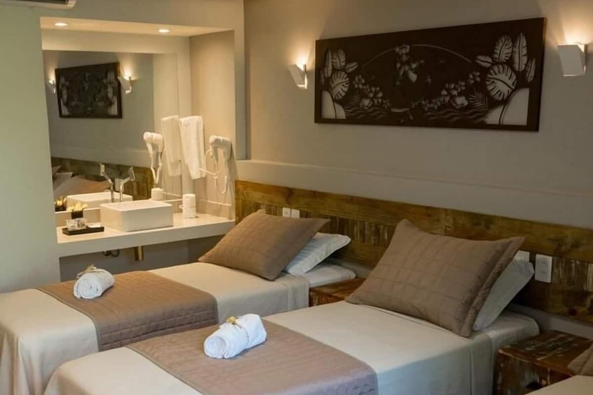Minibar, coffres-forts dans les chambres, ameublement personnalisé
