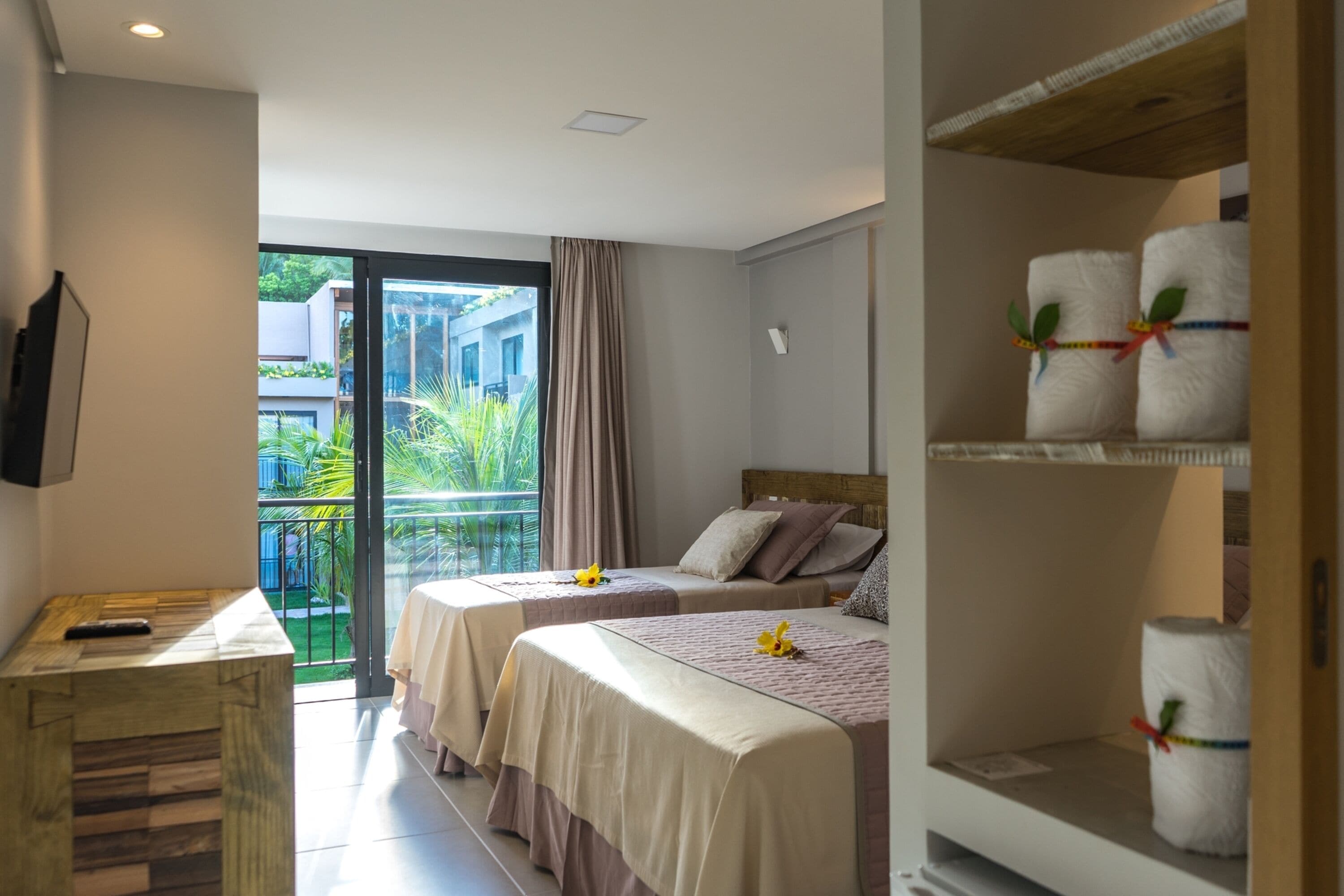 standard twin room | 1 bedroom, minibar, in-room safe, individually furnished