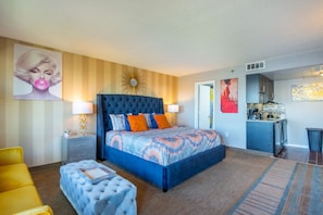 Iron/ironing board, WiFi, bed sheets, wheelchair access