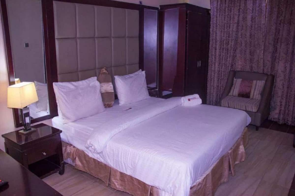 penthouse | free wifi, bed sheets