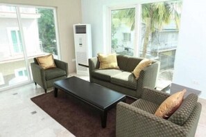 Basic Apartment | Living area - Villa Angelia Hotel Annex (Lagos)