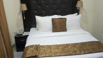 Junior Suite | 1 bedroom, Egyptian cotton sheets, premium bedding, desk