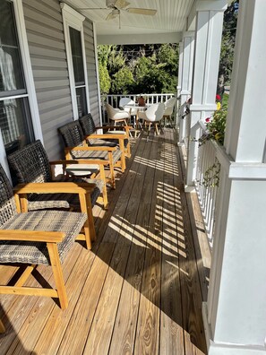 Terrace/patio - Downtown Harbor Springs Haven—Walk to Beach, Shops & Restaurants (Harbor Springs)
