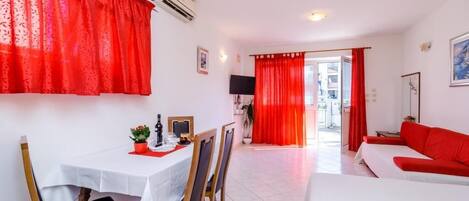 Studio (Apartment Italia - Studio Apartment w) | Wohnzimmer | Flachbildfernseher