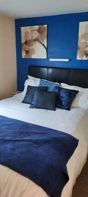 House, Multiple Beds | 3 bedrooms, internet, bed sheets - 3 bed Caravan Approx 10 Mins From Beach Bill 1 (Hull)