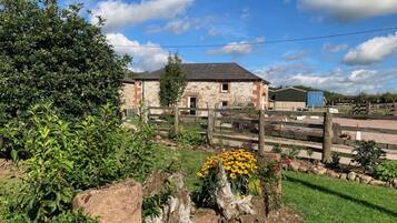 Cottage | Property grounds