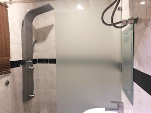 Ducha, cabezal de ducha tipo lluvia, artículos de tocador gratuitos