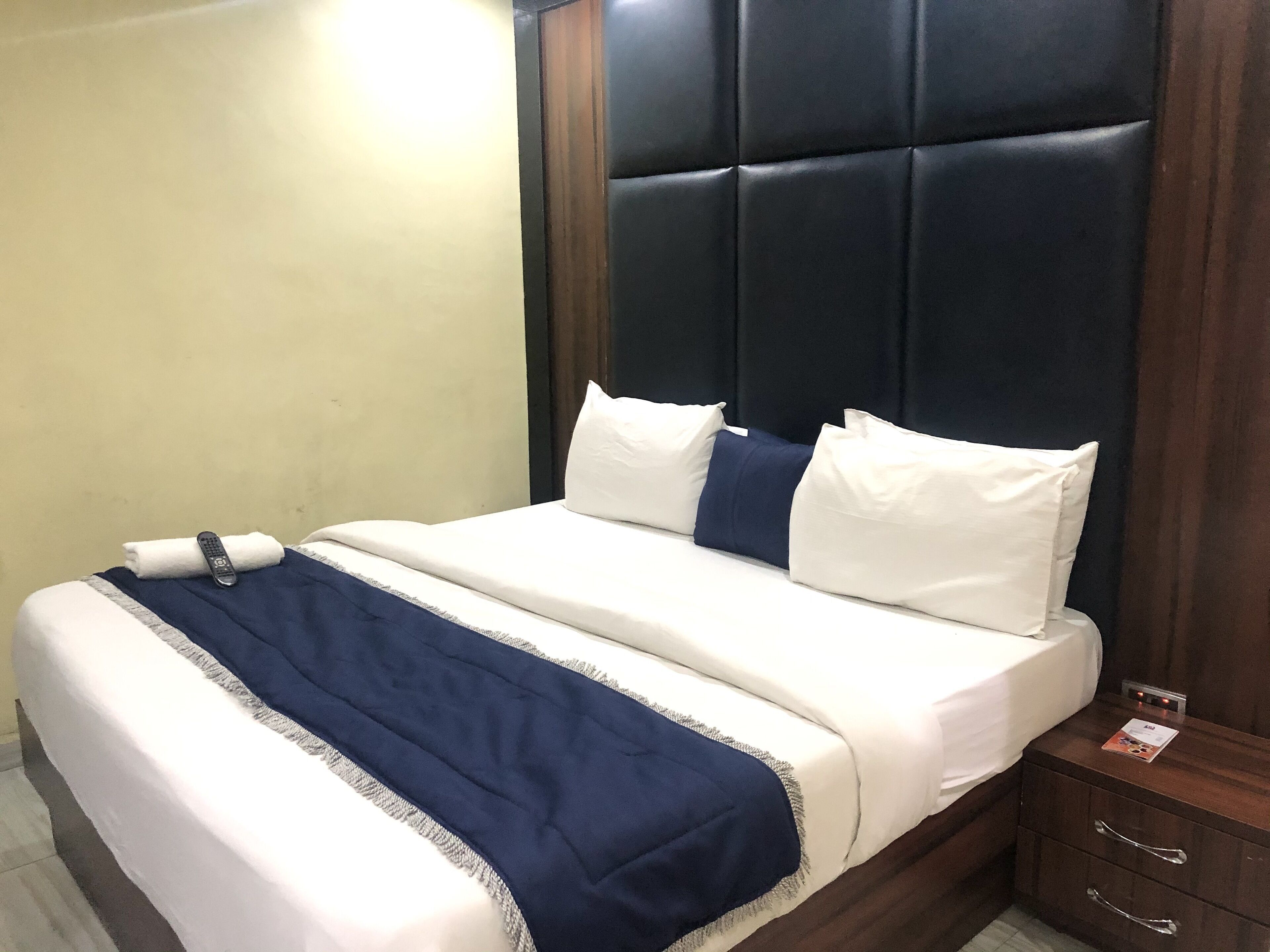 Free WiFi, bed sheets
