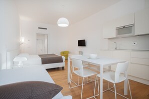 In-room safe, desk, soundproofing, free cribs/infant beds