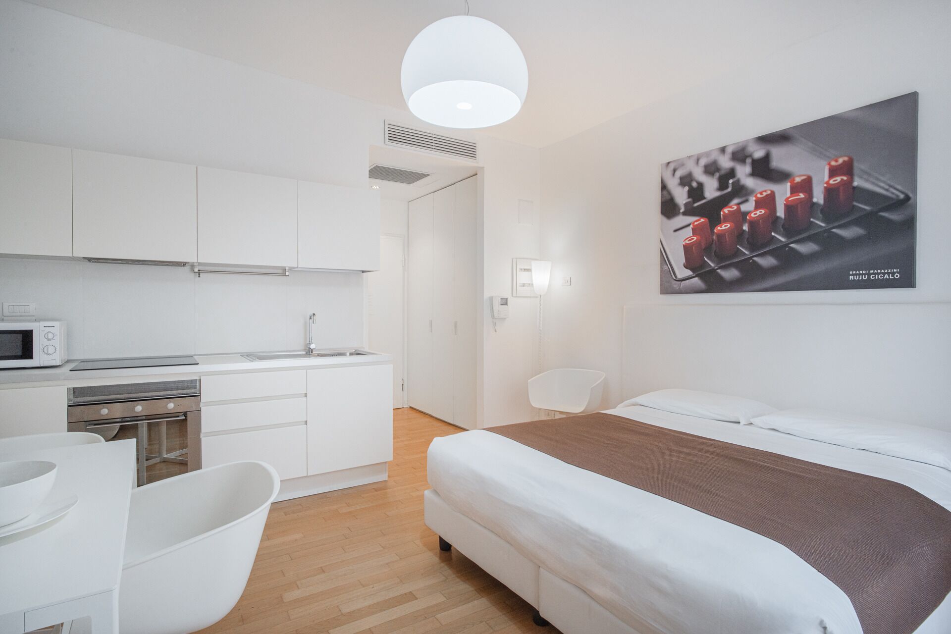 In-room safe, desk, soundproofing, free cribs/infant beds