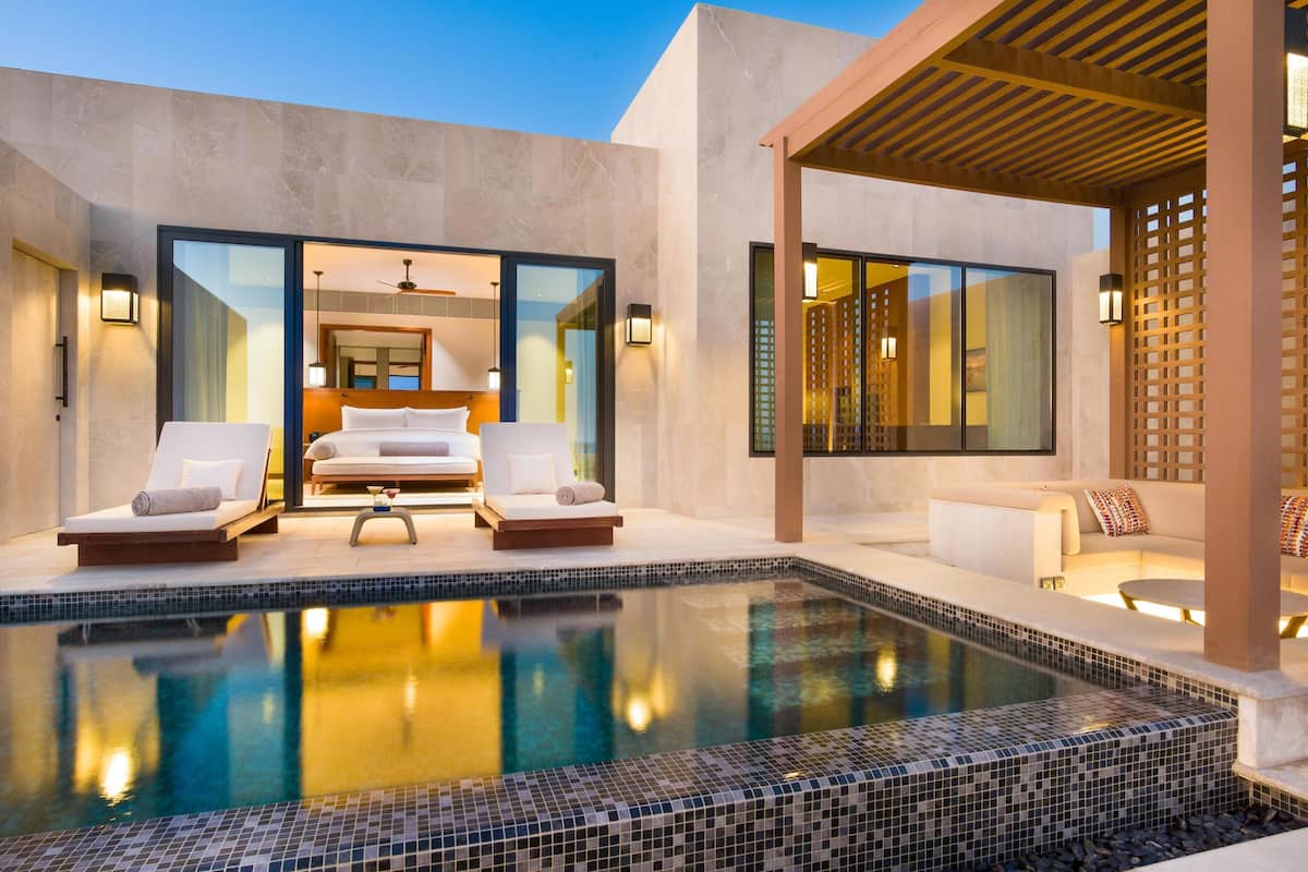 Outdoor pool, pool loungers