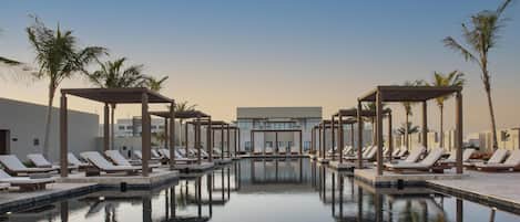 Outdoor pool, pool loungers
