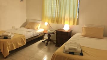 2 bedrooms, travel cot, free WiFi, bed sheets