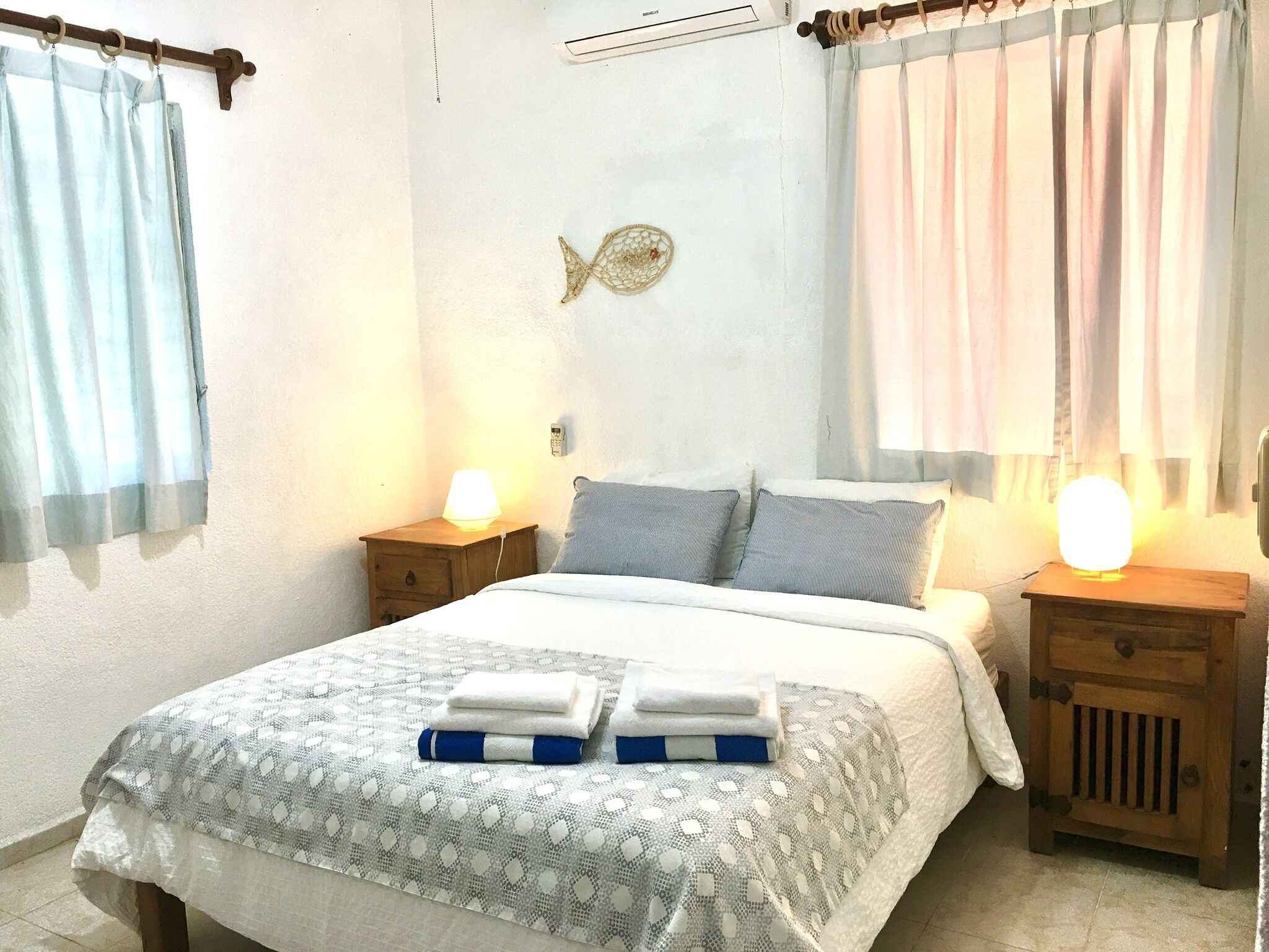 2 quartos, berço de viagem, Wi-Fi de cortesia, roupa de cama